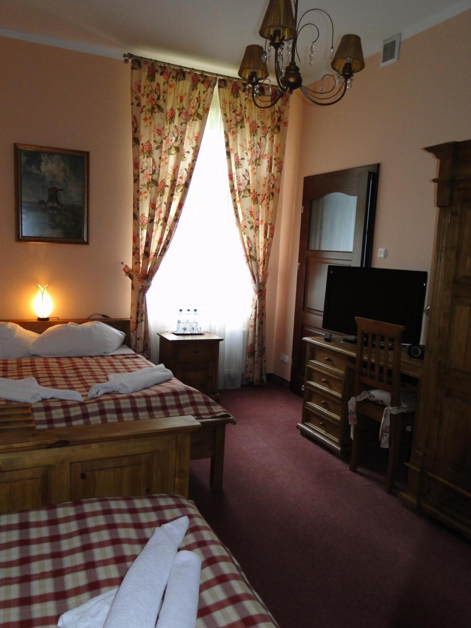 Hotel Magnes Шклярска Поремба Екстериор снимка