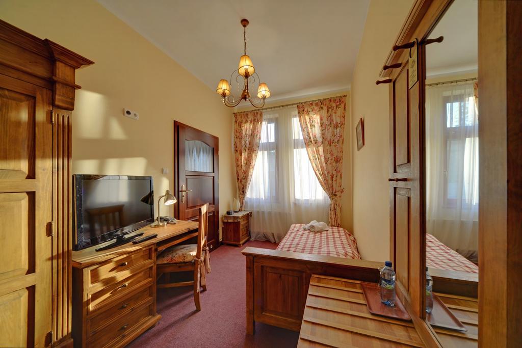 Hotel Magnes Шклярска Поремба Екстериор снимка
