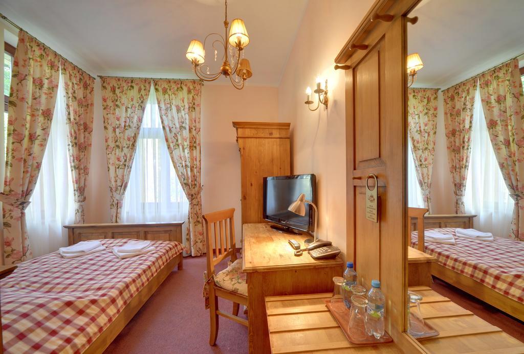 Hotel Magnes Шклярска Поремба Екстериор снимка