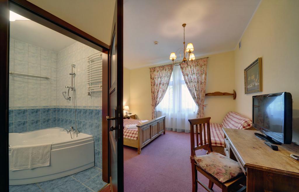 Hotel Magnes Шклярска Поремба Екстериор снимка